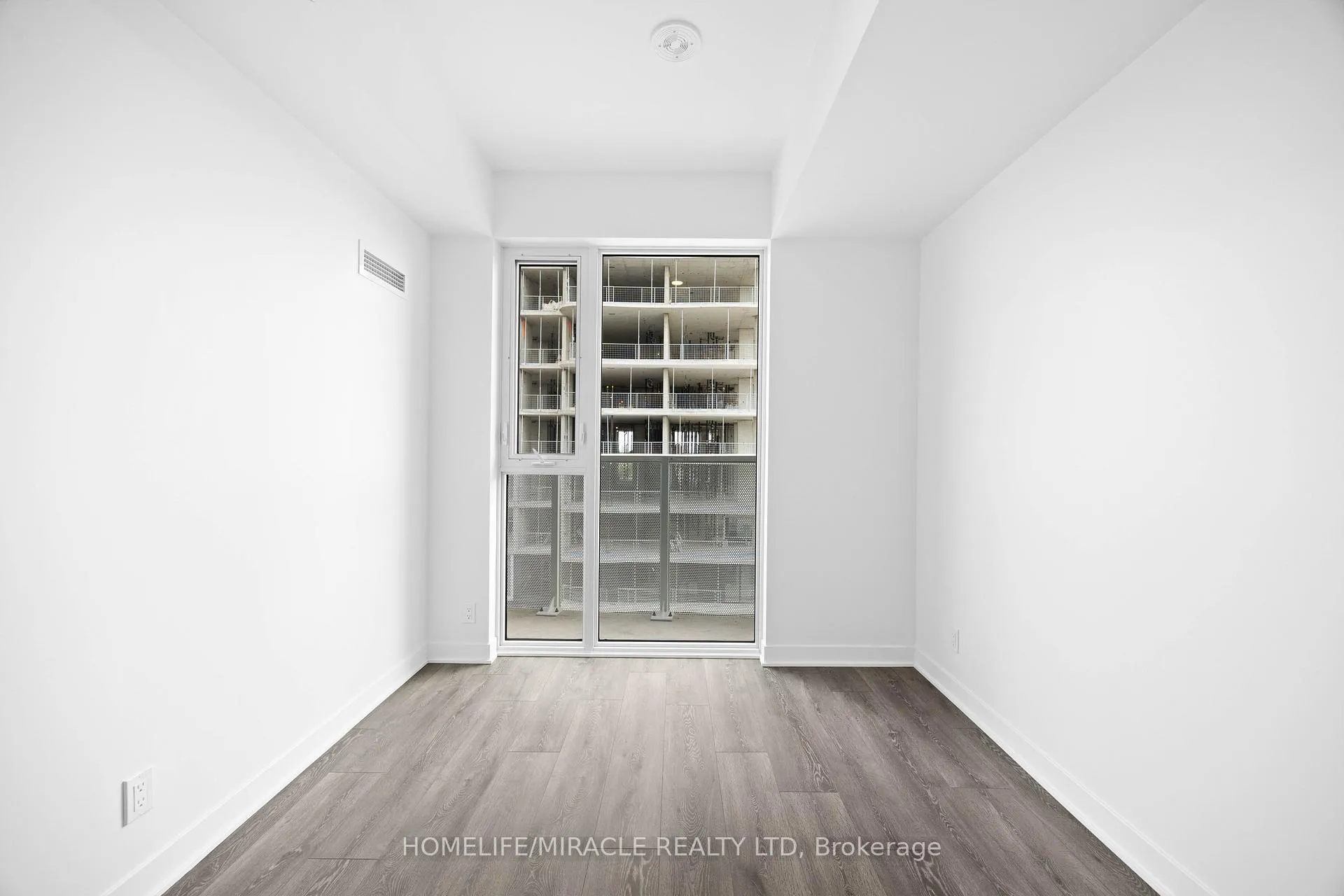 Photo 29 of Unit 1013, 6 Flavelle Trail, Vaughan, Steeles West Industrial — HOMEH