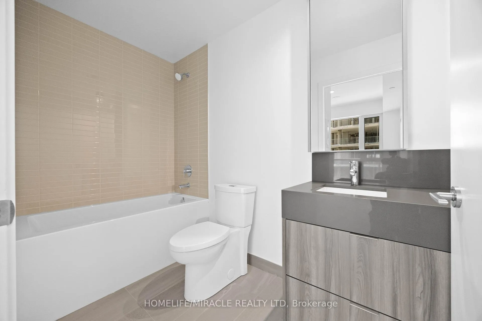 Photo 31 of Unit 1013, 6 Flavelle Trail, Vaughan, Steeles West Industrial — HOMEH