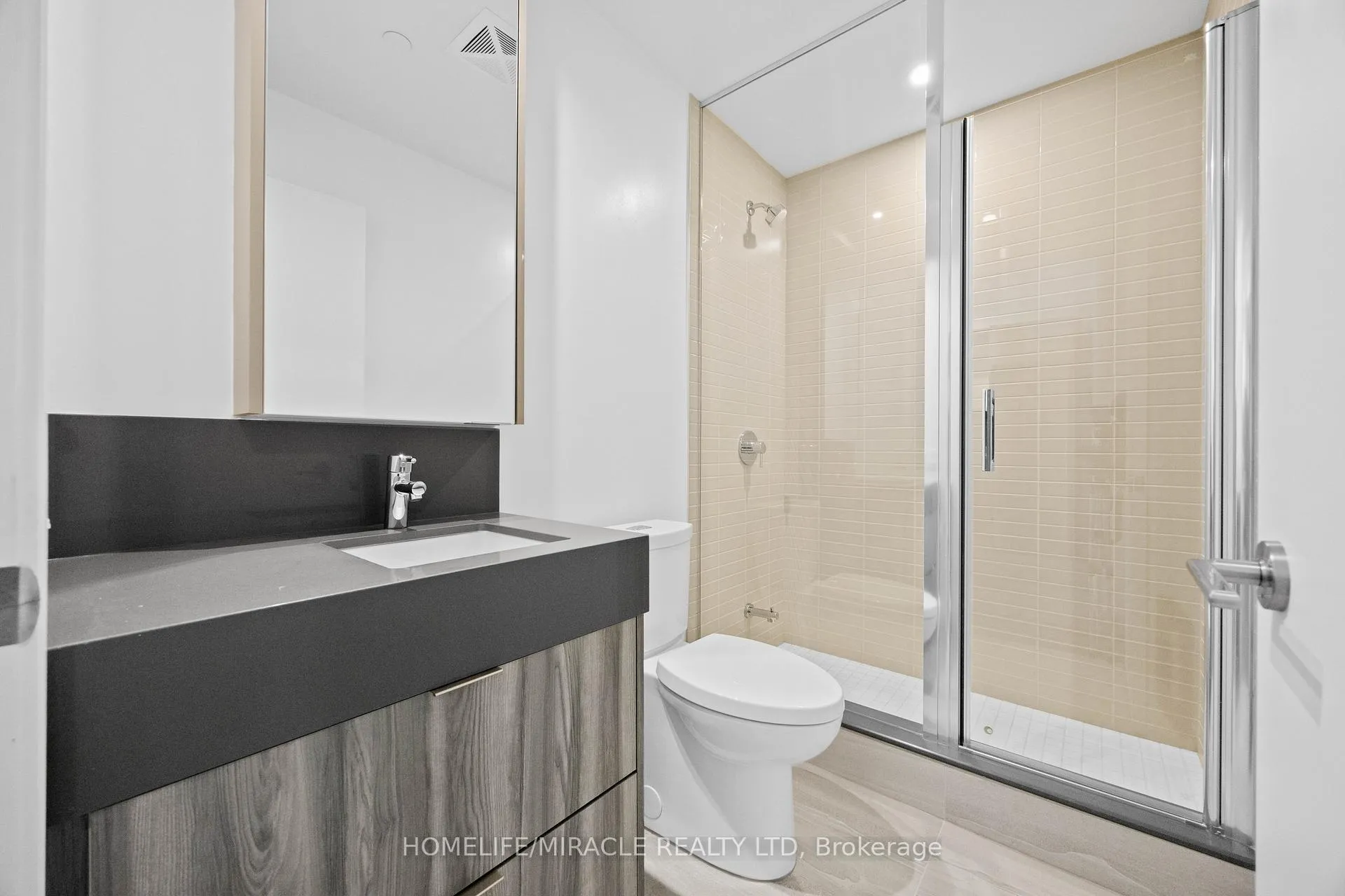 Photo 32 of Unit 1013, 6 Flavelle Trail, Vaughan, Steeles West Industrial — HOMEH