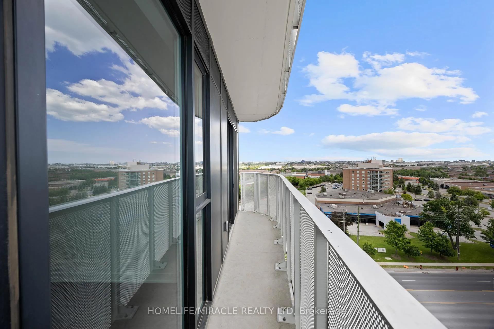 Photo 35 of Unit 1013, 6 Flavelle Trail, Vaughan, Steeles West Industrial — HOMEH