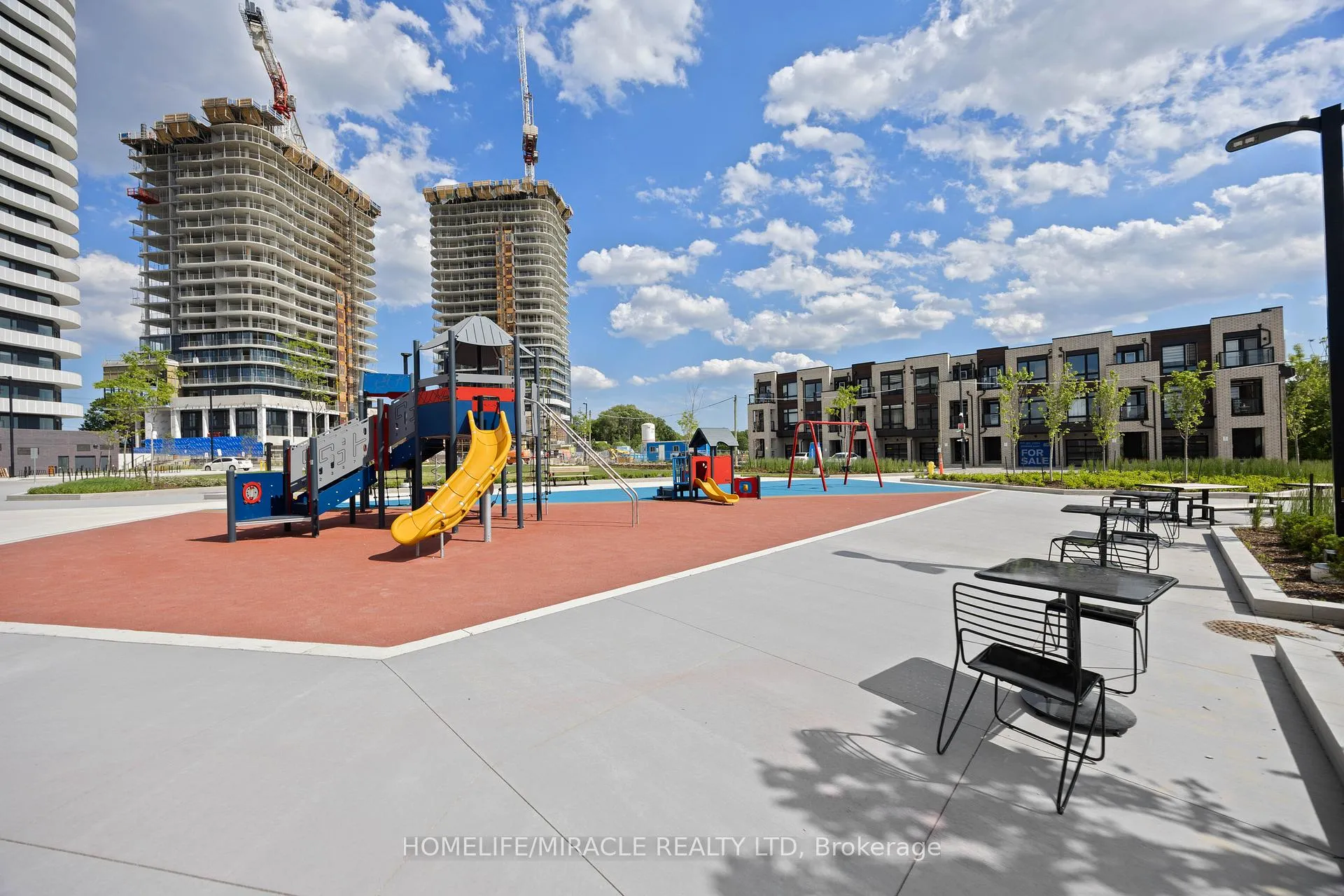 Photo 41 of Unit 1013, 6 Flavelle Trail, Vaughan, Steeles West Industrial — HOMEH