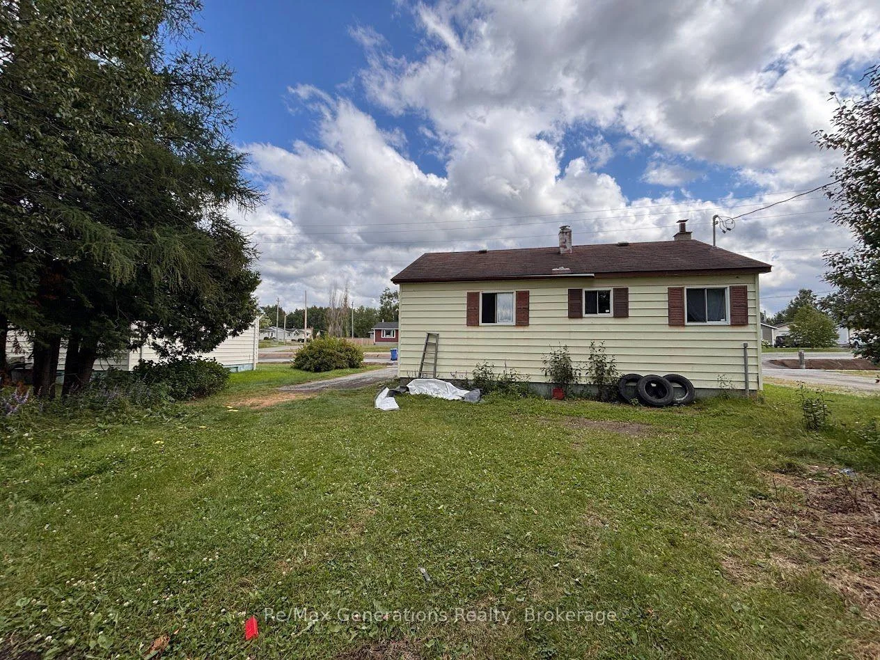Photo 9 of 71 Manitou Road, Manitouwadge, TB-73 — HOMEH