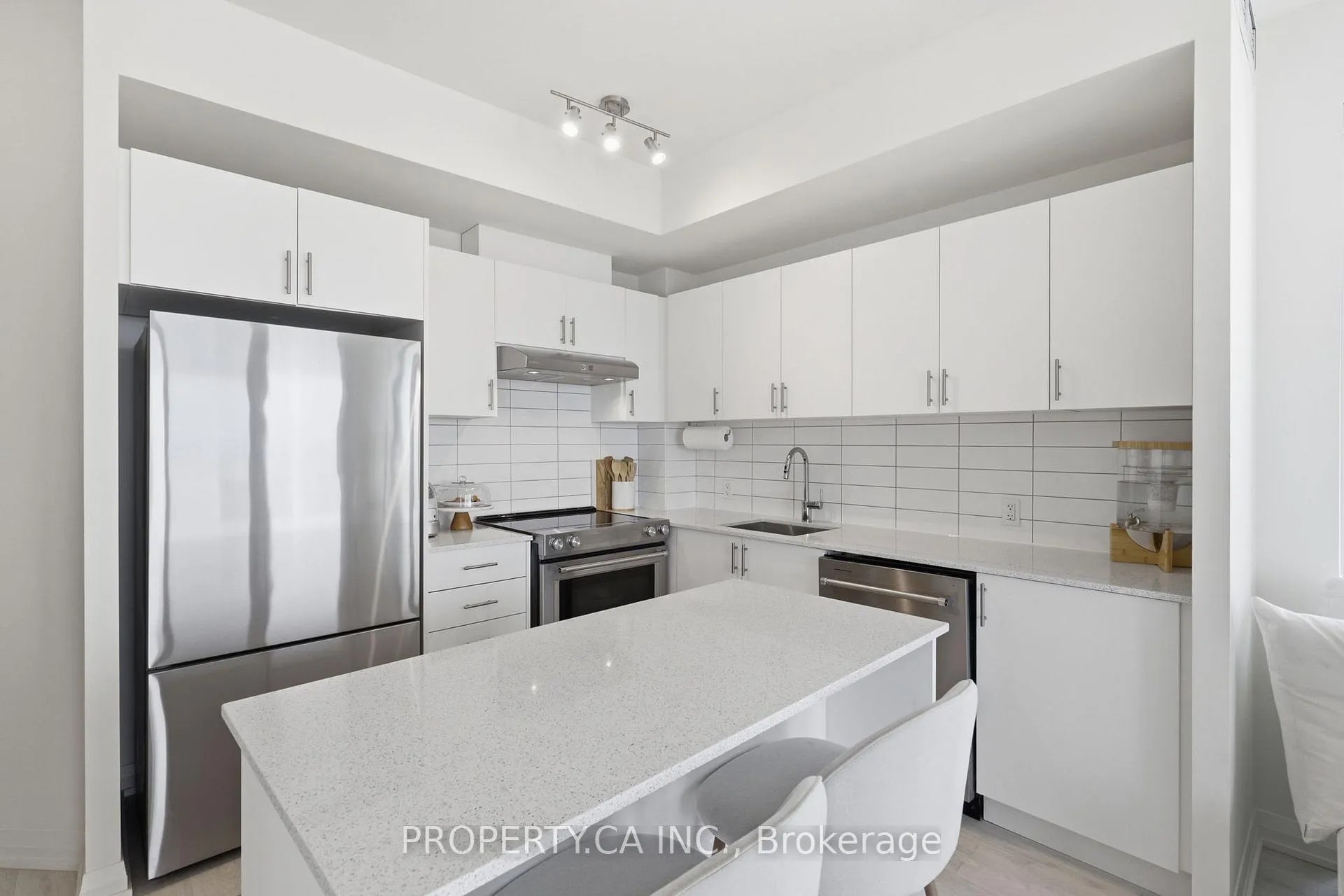 Photo 6 of Unit 2421, 9000 Jane Street, Vaughan, Vellore Village — HOMEH