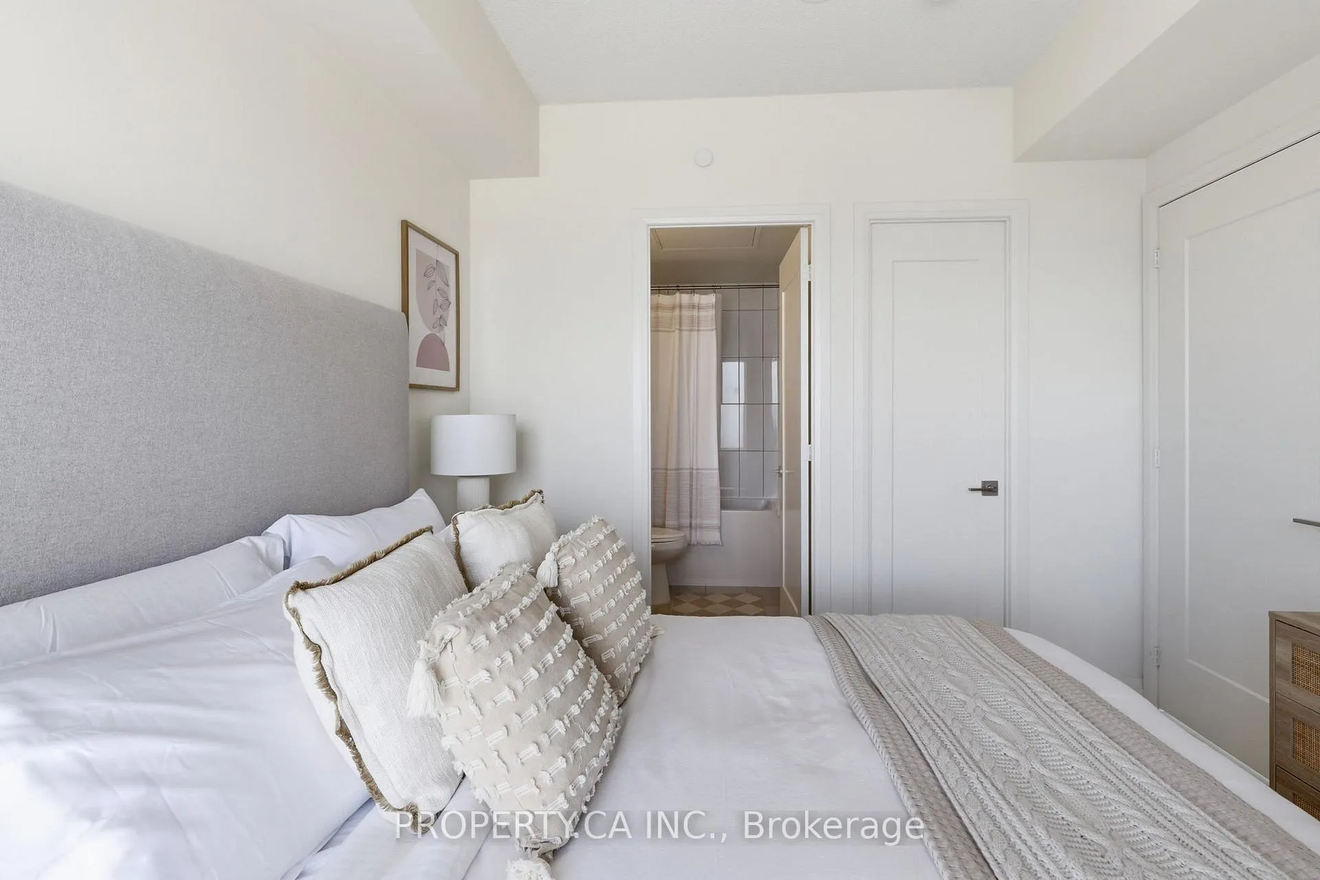 Photo 13 of Unit 2421, 9000 Jane Street, Vaughan, Vellore Village — HOMEH
