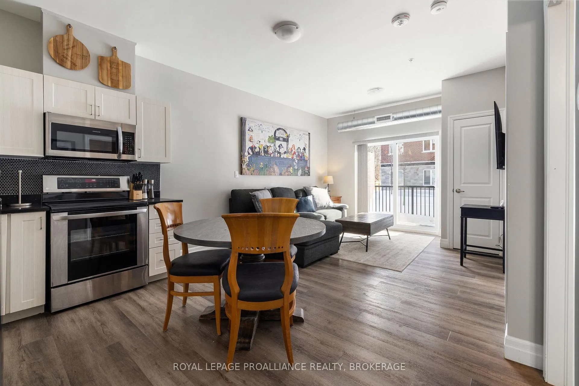Photo 4 of Unit 113, 501 Frontenac Street, Kingston, East of Sir John A. Blvd — HOMEH