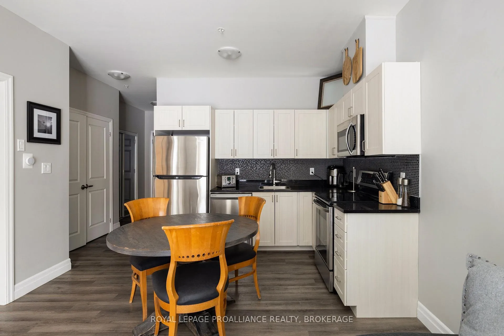 Photo 6 of Unit 113, 501 Frontenac Street, Kingston, East of Sir John A. Blvd — HOMEH
