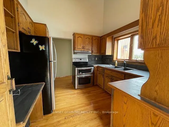 Photo 2 of 699 Coombes Drive, Kenora Remote Area, Oxdrift — HOMEH