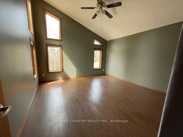Photo 8 of 699 Coombes Drive, Kenora Remote Area, Oxdrift — HOMEH