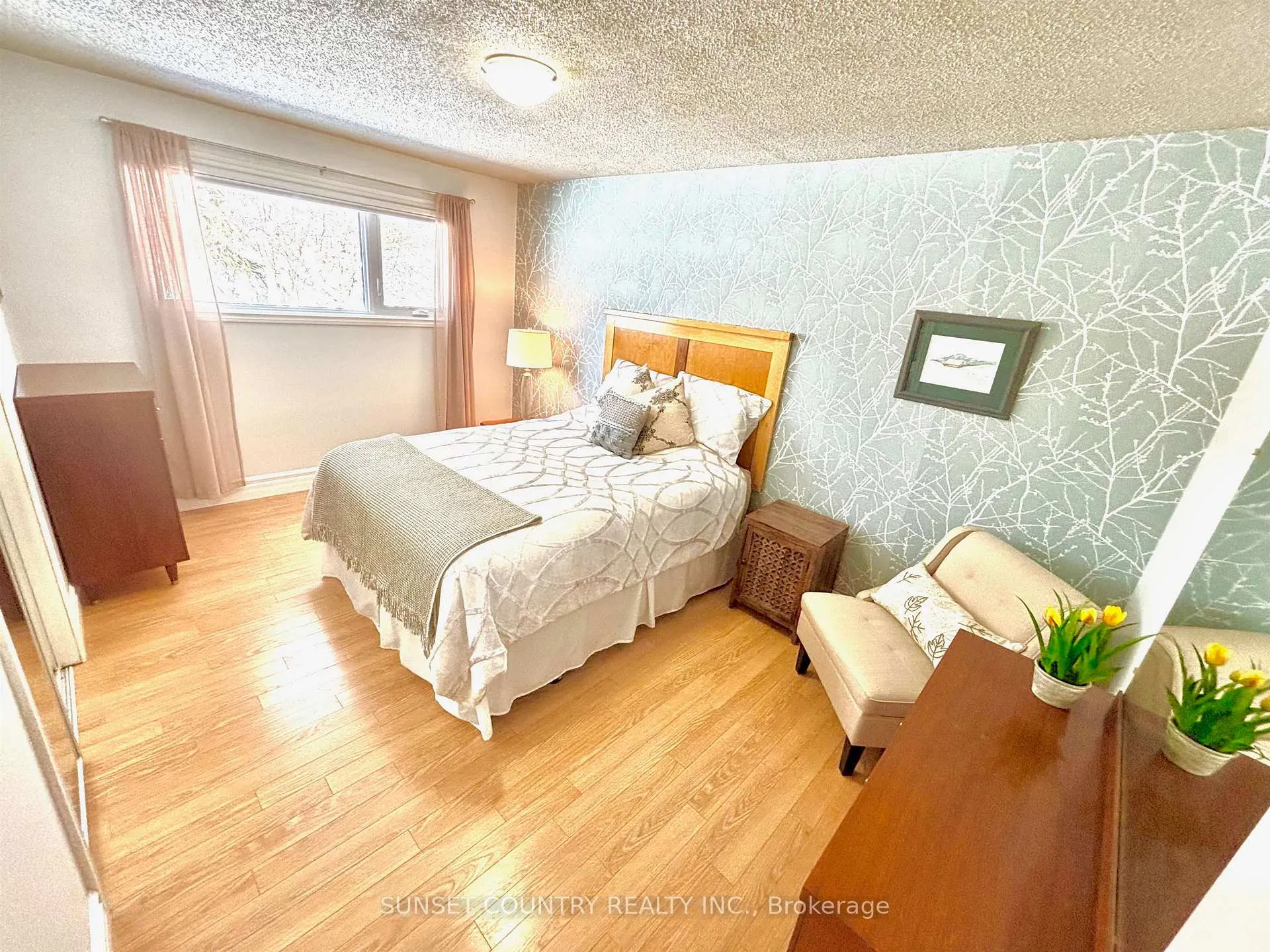 Photo 11 of 306 Wilde Street, Dryden, Milestone — HOMEH