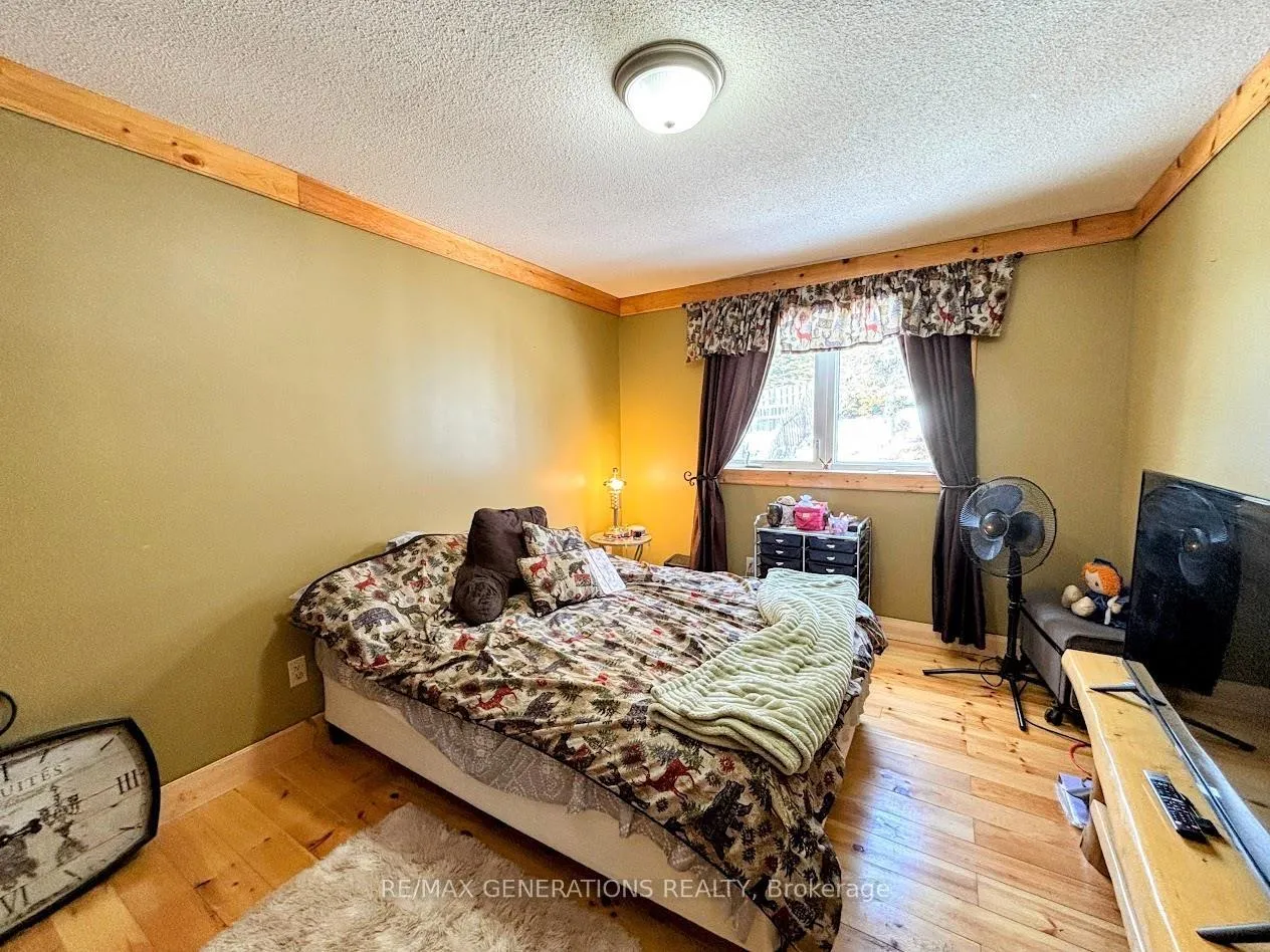 Photo 11 of 64 Hemlo Drive, Marathon — HOMEH