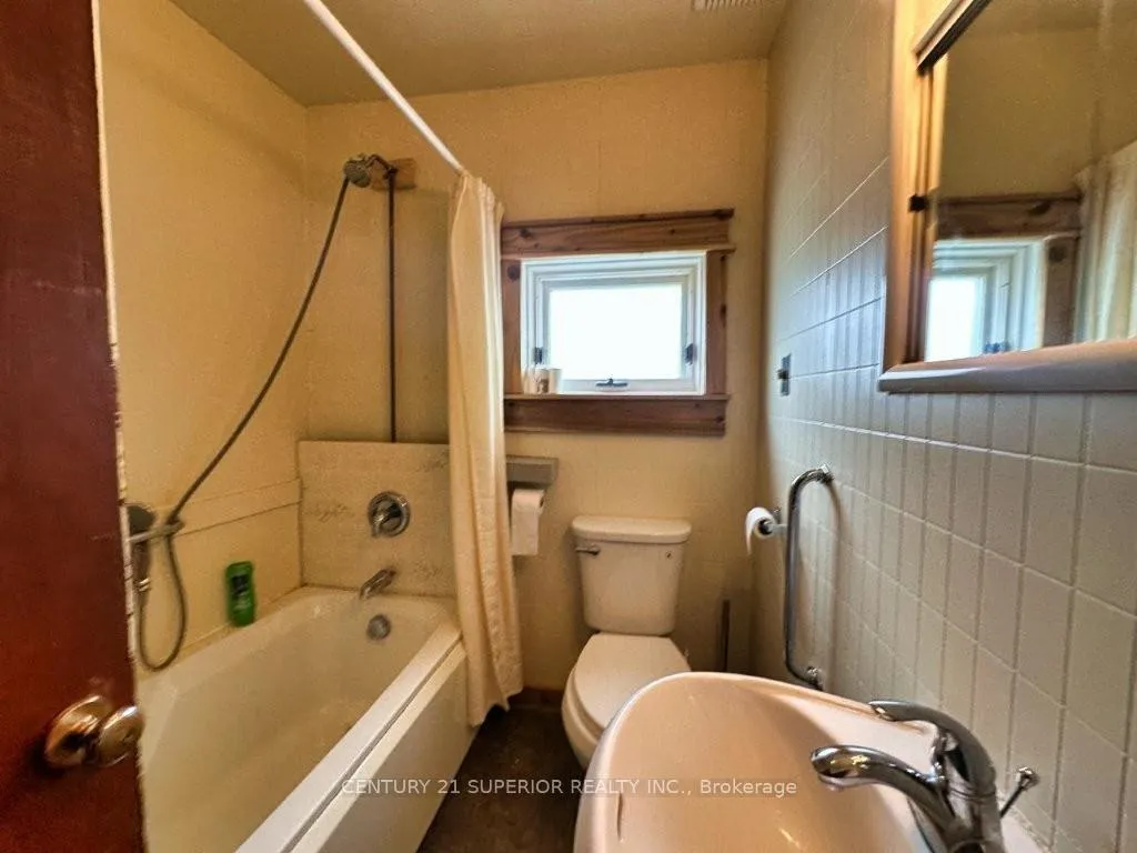 Photo 15 of 86 Front Street, Nipigon — HOMEH