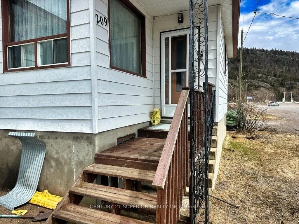 Photo 4 of 209 Walker Street, Schreiber — HOMEH