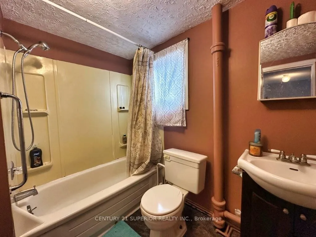 Photo 31 of 209 Walker Street, Schreiber — HOMEH