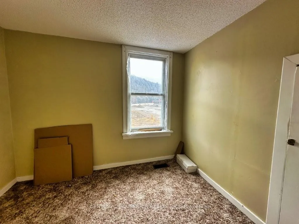 Photo 33 of 209 Walker Street, Schreiber — HOMEH