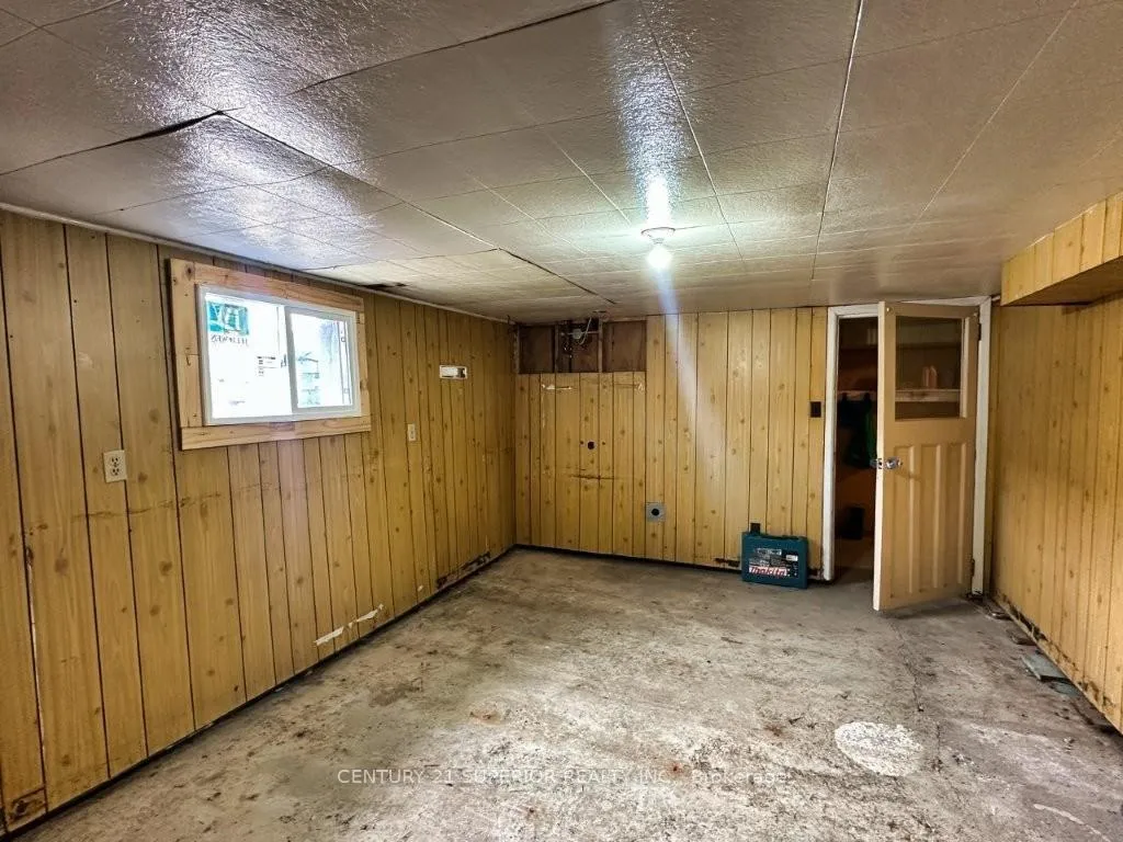Photo 35 of 209 Walker Street, Schreiber — HOMEH