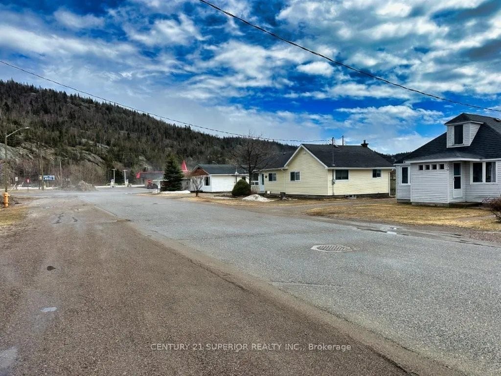 Photo 50 of 209 Walker Street, Schreiber — HOMEH