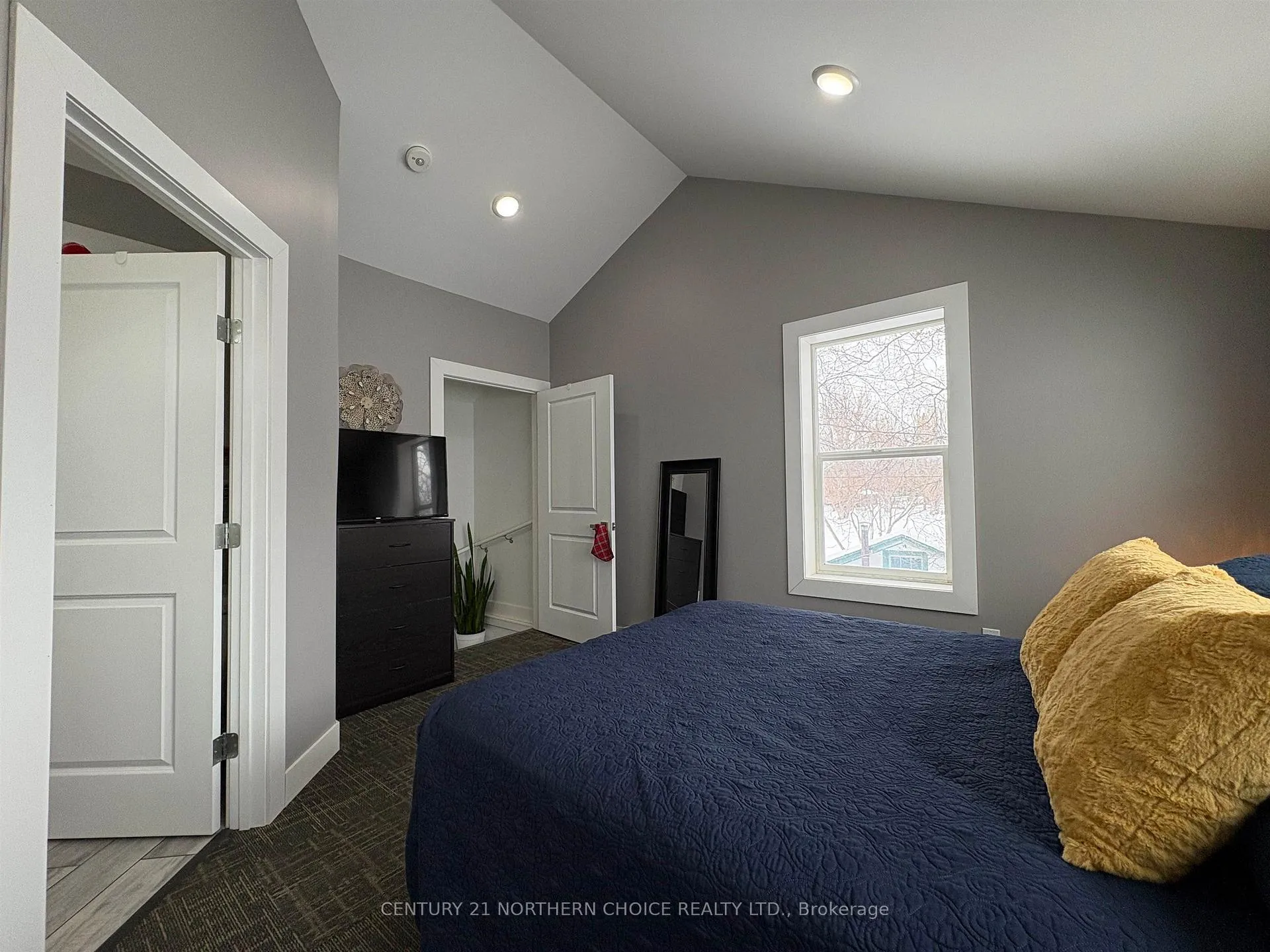 Photo 28 of 1026 Third Street E, Fort Frances — HOMEH