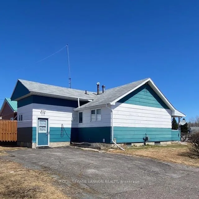 Photo 2 of 308 Ball park Crescent, Greenstone — HOMEH