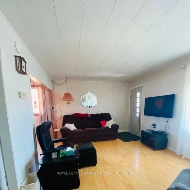 Photo 4 of 308 Ball park Crescent, Greenstone — HOMEH