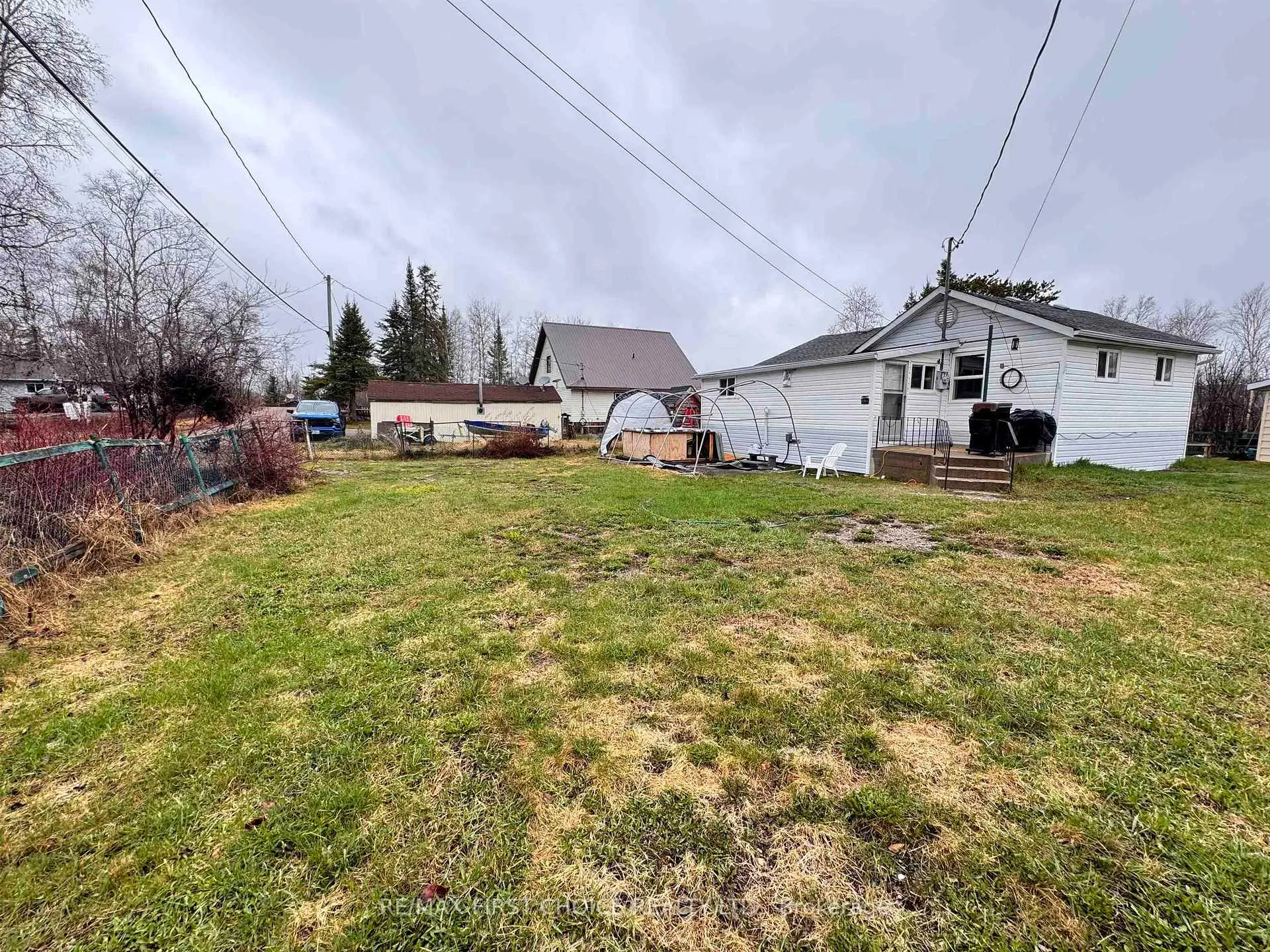 Photo 3 of 16 Birch Lane, Red Lake — HOMEH