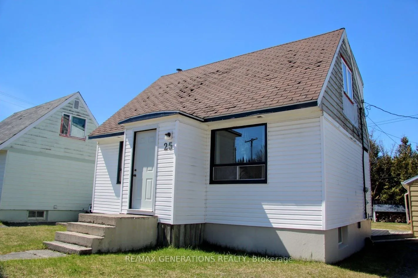 Photo 1 of 25 Neebig Avenue, Manitouwadge — HOMEH