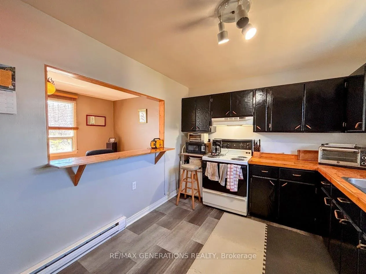 Photo 4 of 25 Neebig Avenue, Manitouwadge — HOMEH