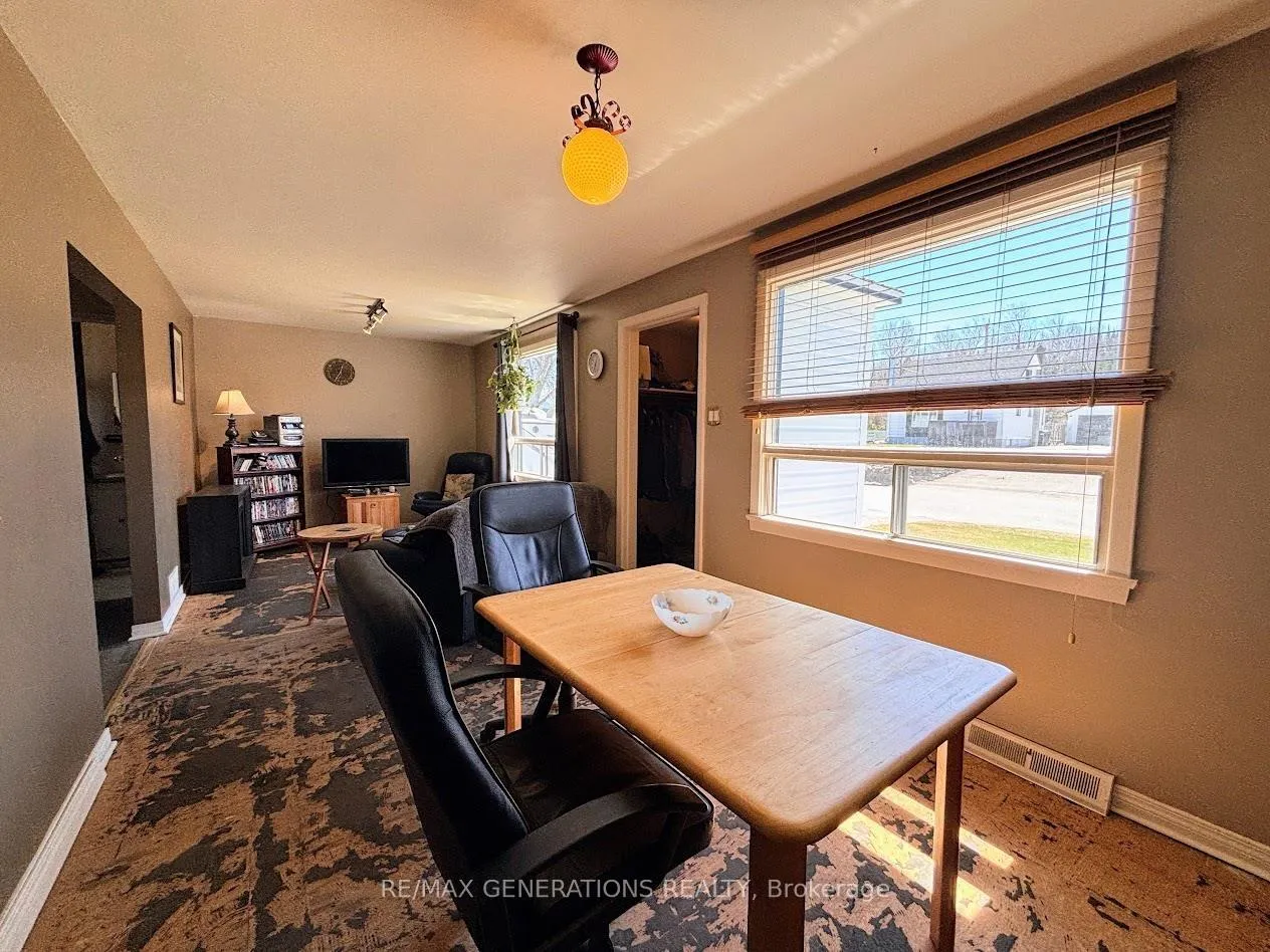 Photo 6 of 25 Neebig Avenue, Manitouwadge — HOMEH