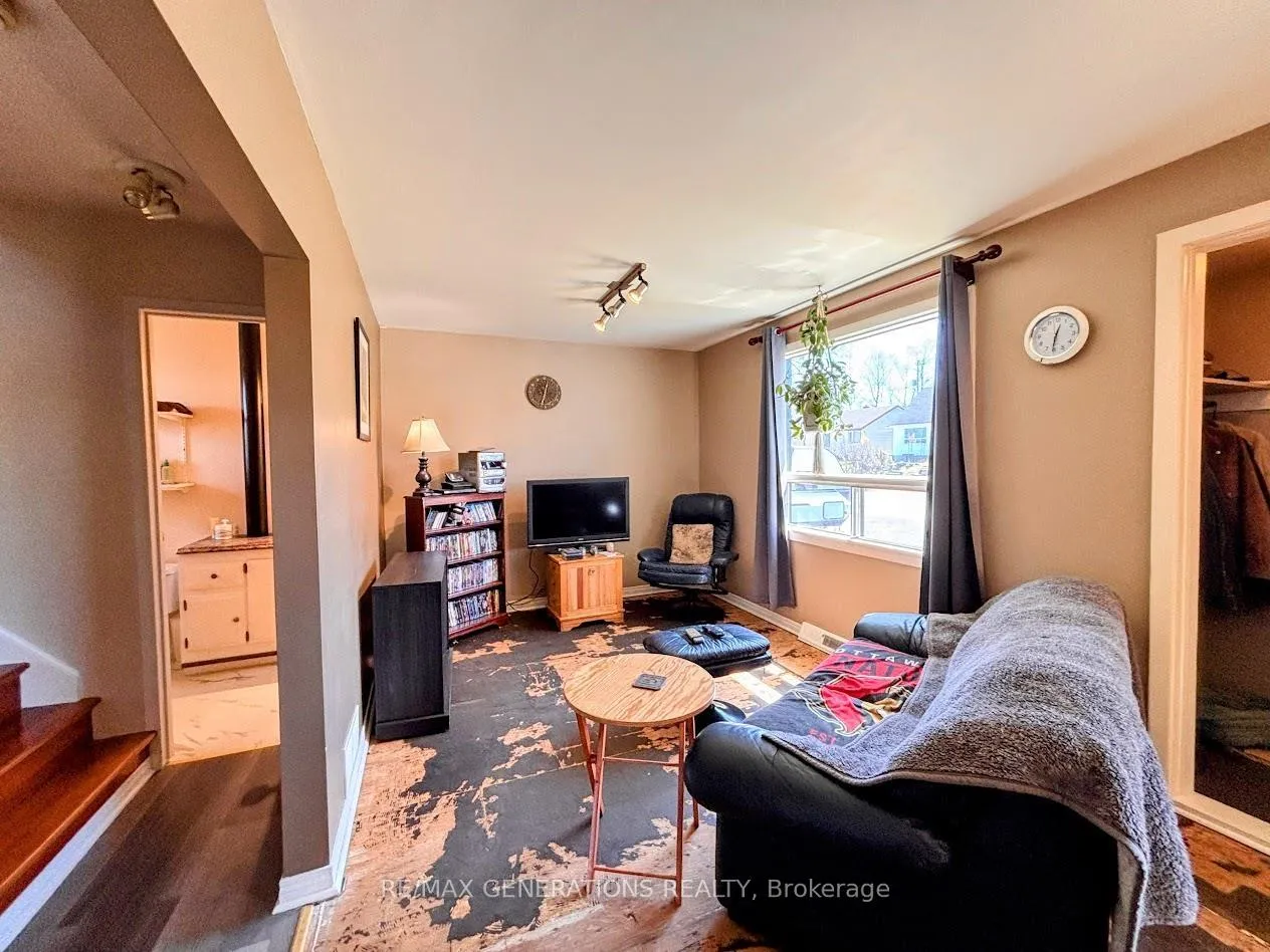 Photo 7 of 25 Neebig Avenue, Manitouwadge — HOMEH
