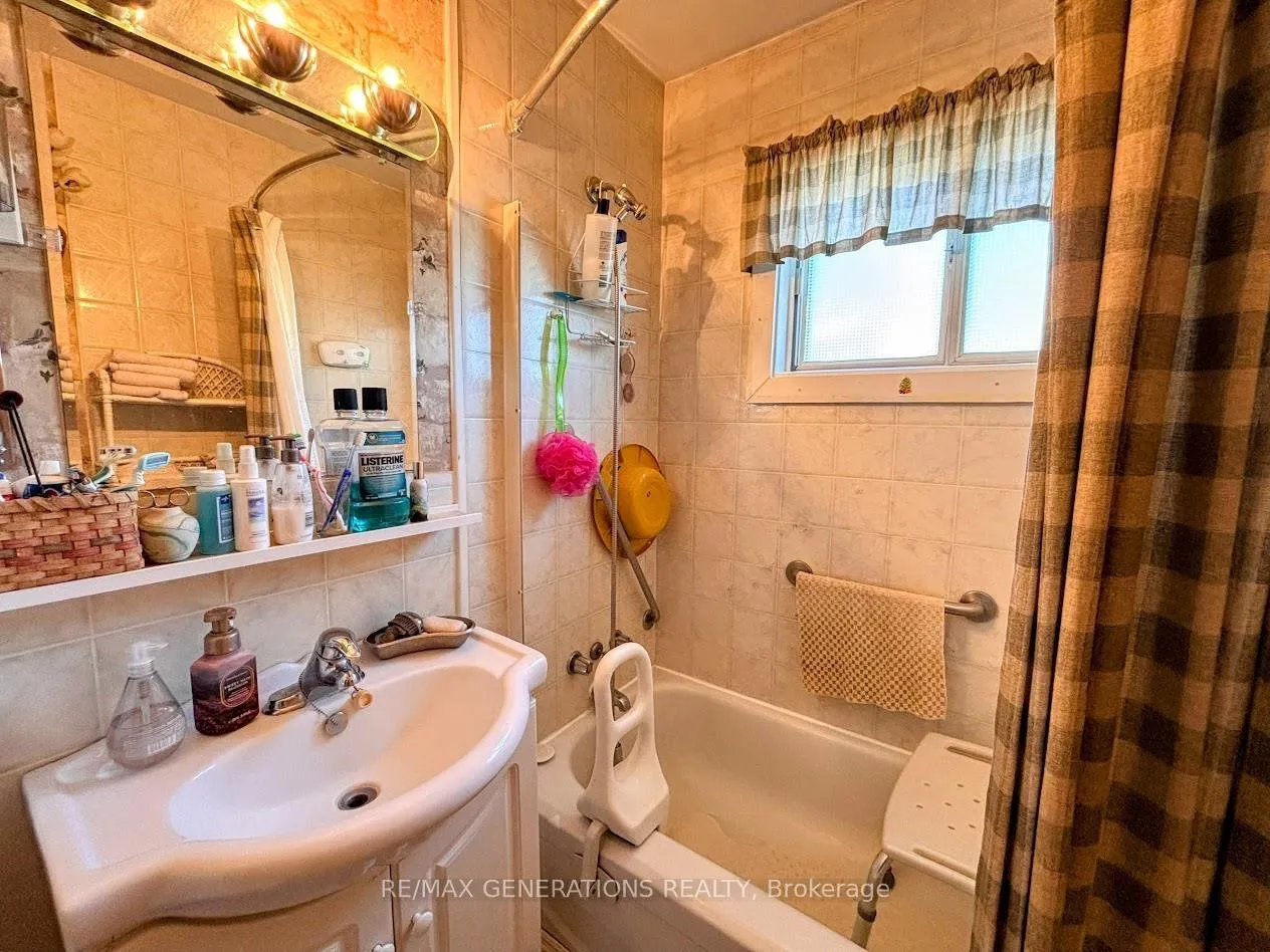 Photo 15 of 9 Swallow Drive, Manitouwadge, TB-73 — HOMEH