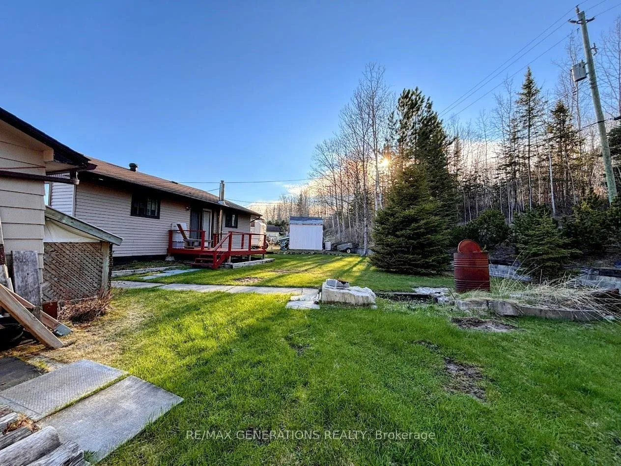 Photo 29 of 9 Swallow Drive, Manitouwadge, TB-73 — HOMEH