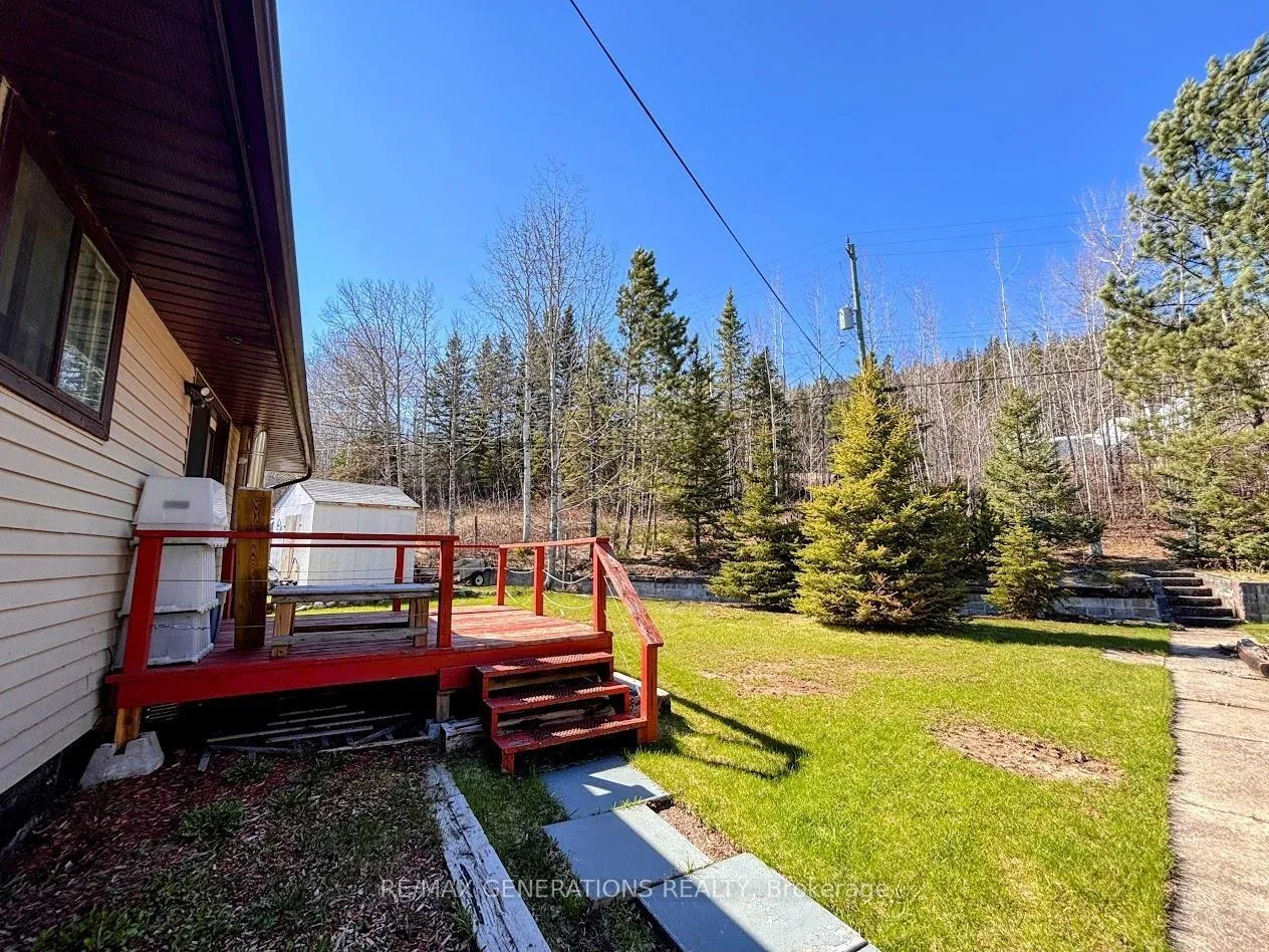 Photo 35 of 9 Swallow Drive, Manitouwadge, TB-73 — HOMEH