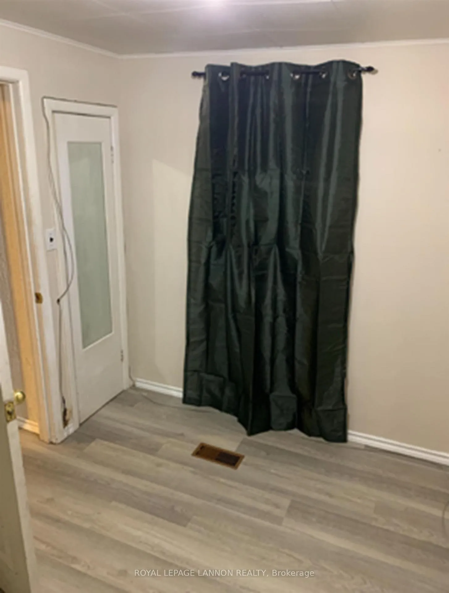 Photo 6 of 347 Syndicate Avenue N, Thunder Bay, McKeller Park — HOMEH