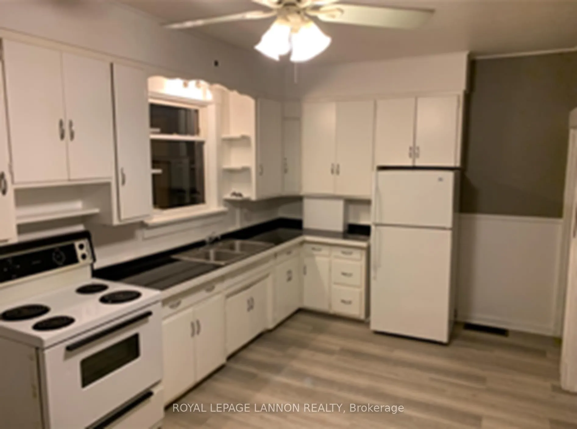 Photo 14 of 347 Syndicate Avenue N, Thunder Bay, McKeller Park — HOMEH