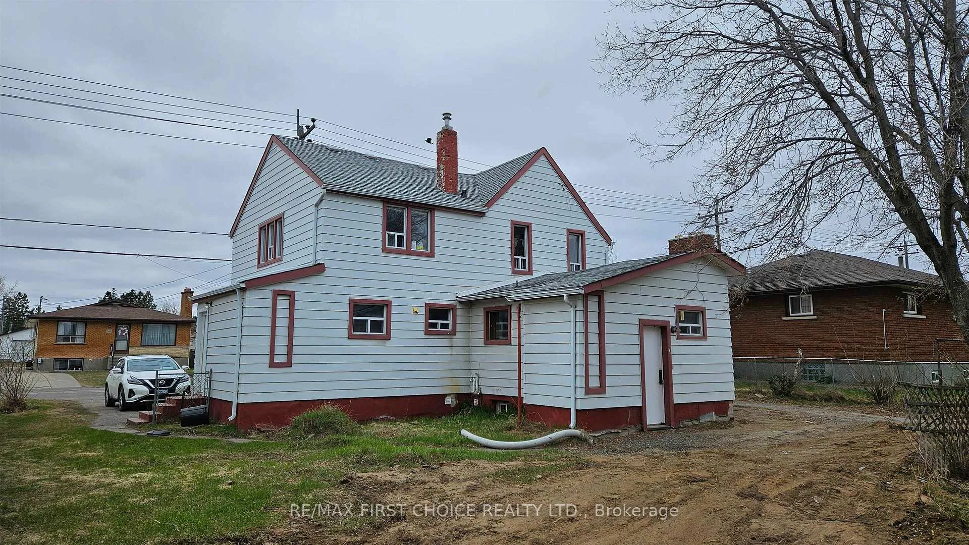 Photo 3 of 345 Ray Boulevard, Thunder Bay, Academy Heights — HOMEH