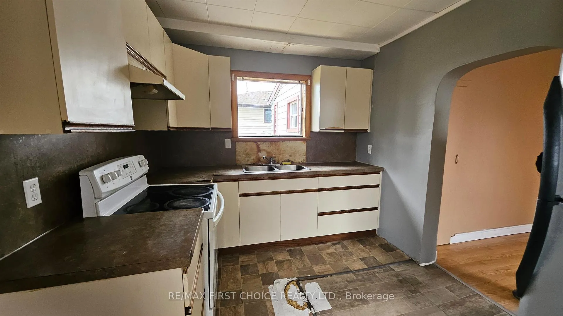 Photo 7 of 345 Ray Boulevard, Thunder Bay, Academy Heights — HOMEH