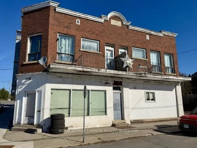 Photo 2 of 142 College Street, Thunder Bay, College Heights — HOMEH