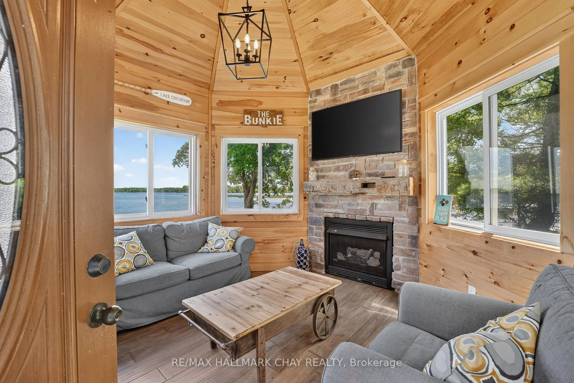 Photo 17 of 465 Mooney Crescent, Orillia — HOMEH