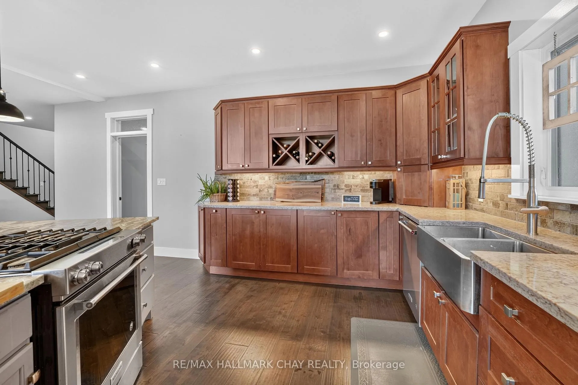 Photo 53 of 465 Mooney Crescent, Orillia — HOMEH