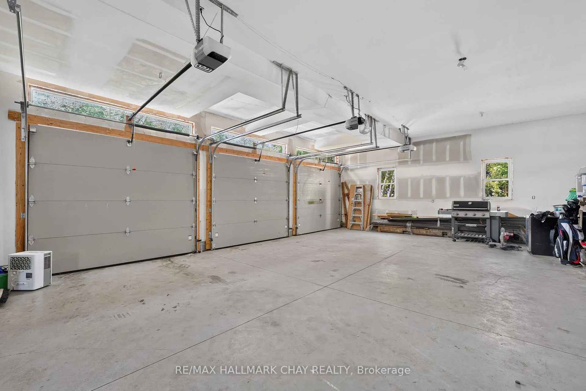 Photo 70 of 465 Mooney Crescent, Orillia — HOMEH