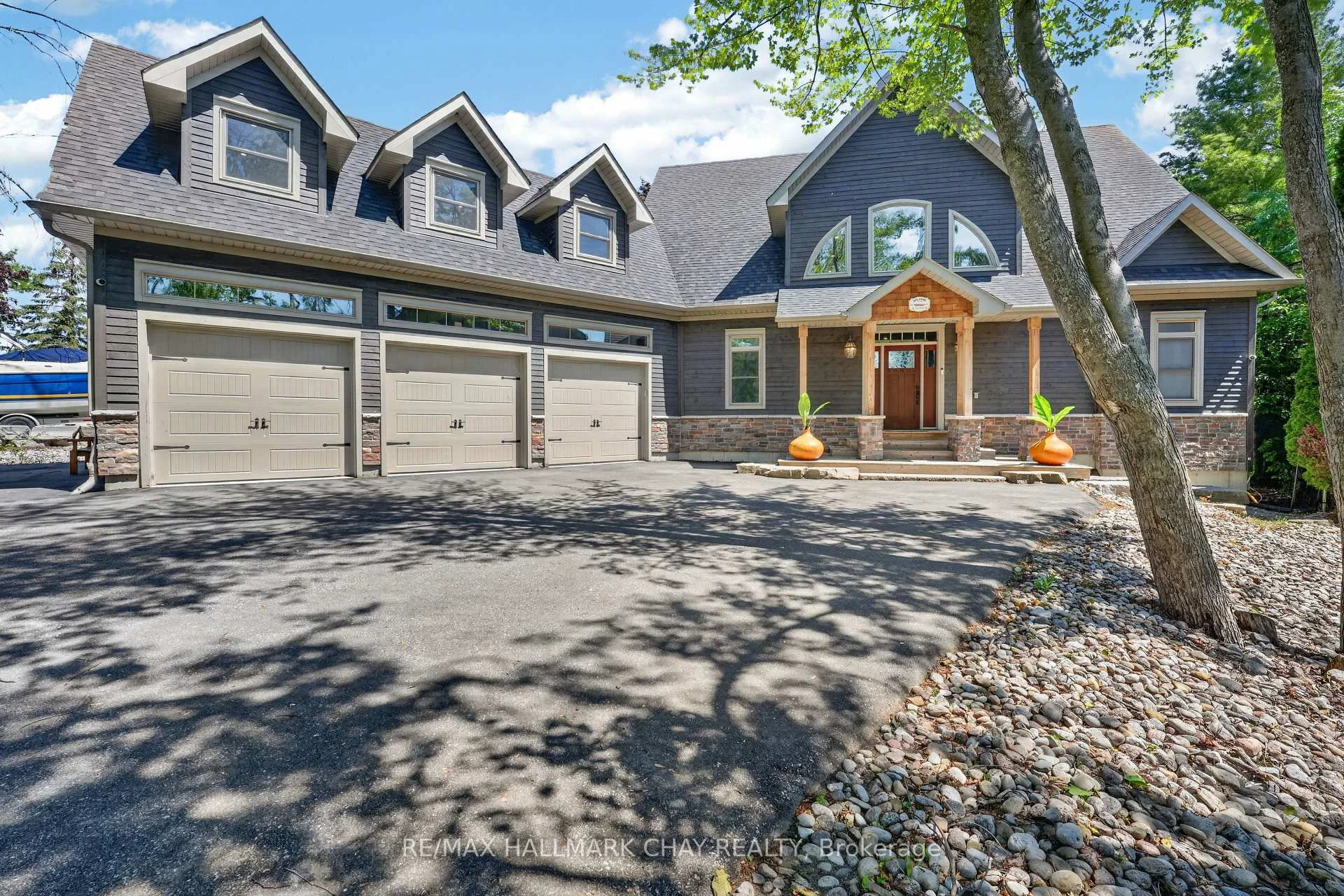 Photo 6 of 465 Mooney Crescent, Orillia — HOMEH