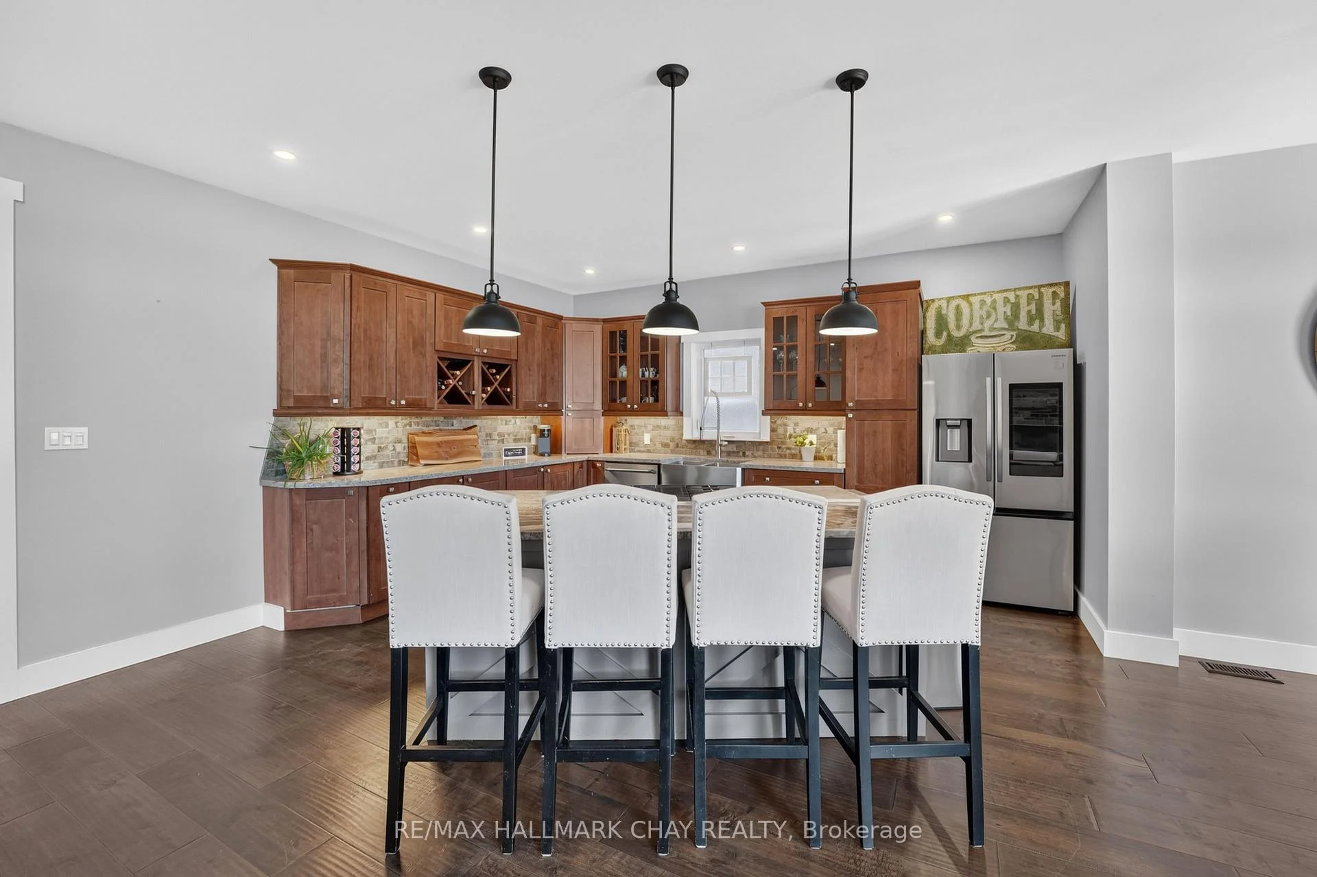 Photo 55 of 465 Mooney Crescent, Orillia — HOMEH