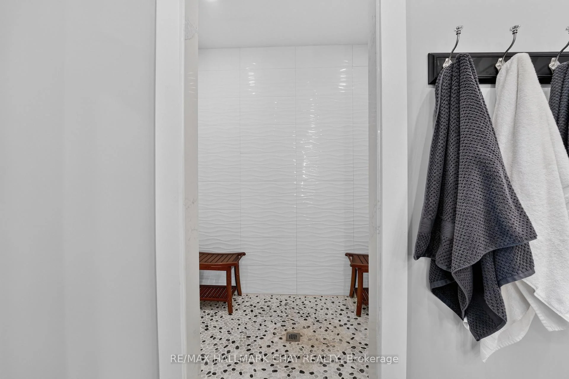 Photo 81 of 465 Mooney Crescent, Orillia — HOMEH