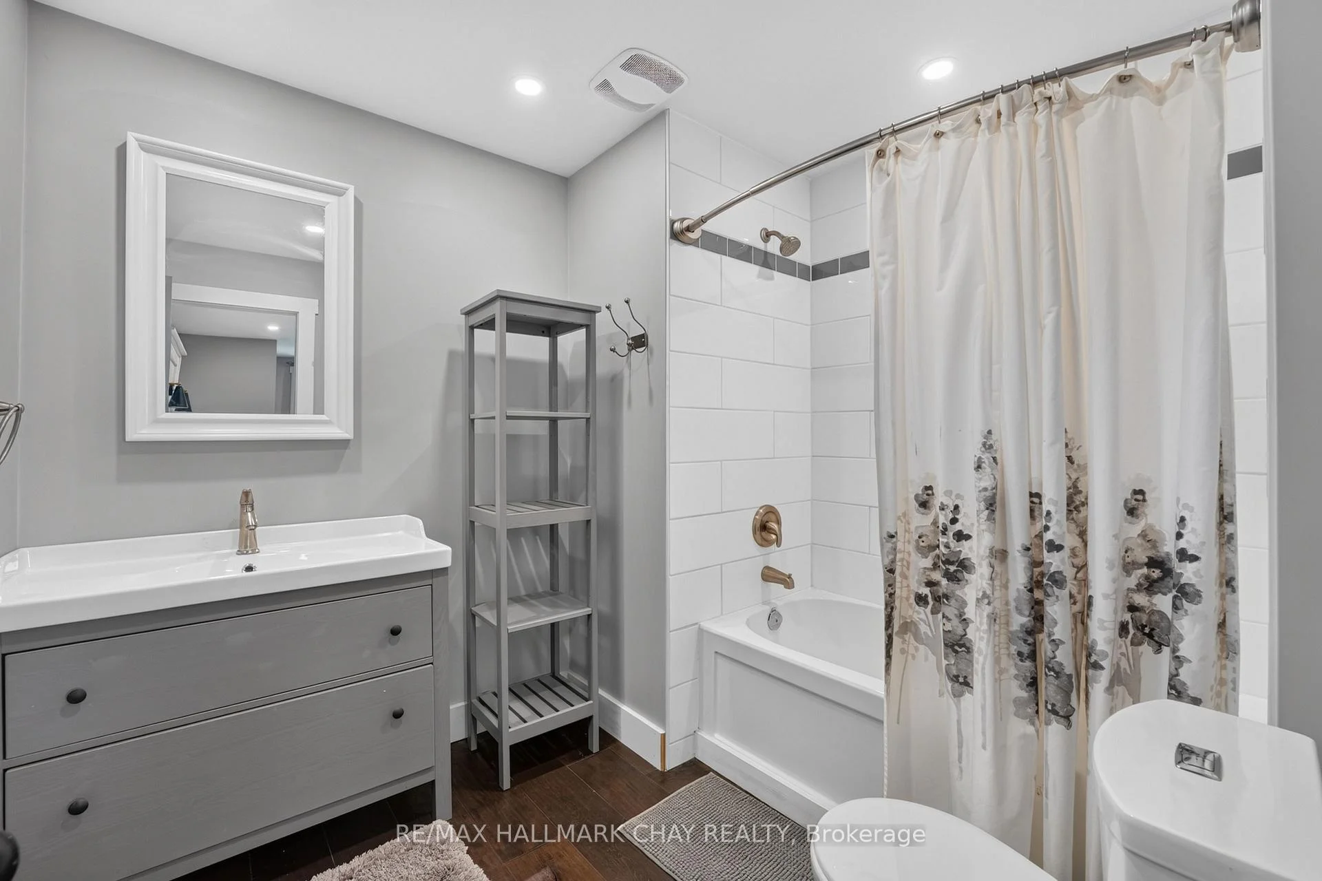 Photo 93 of 465 Mooney Crescent, Orillia — HOMEH