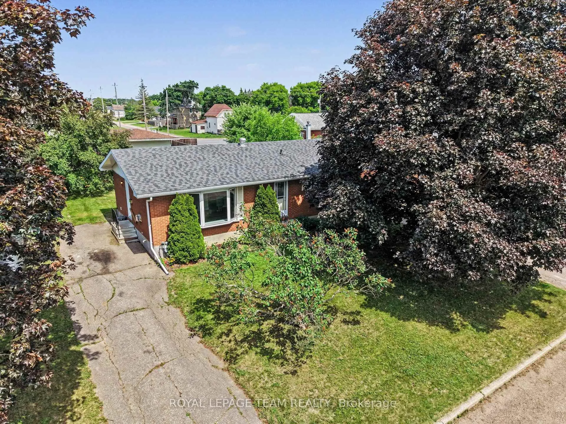 Photo 3 of 855 Kedrosky Drive, Renfrew, Renfrew — HOMEH