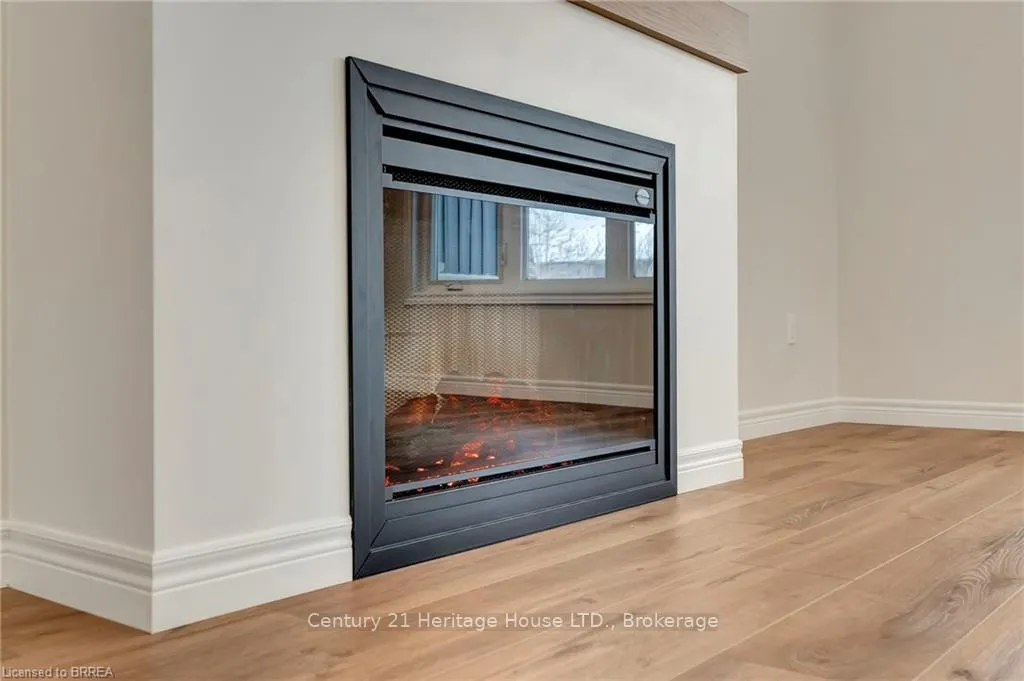 Photo 4 of Unit 10, 68 Cedar Street, Brant, Paris — HOMEH