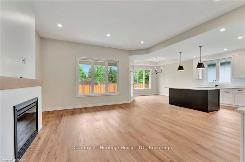 Photo 5 of Unit 10, 68 Cedar Street, Brant, Paris — HOMEH