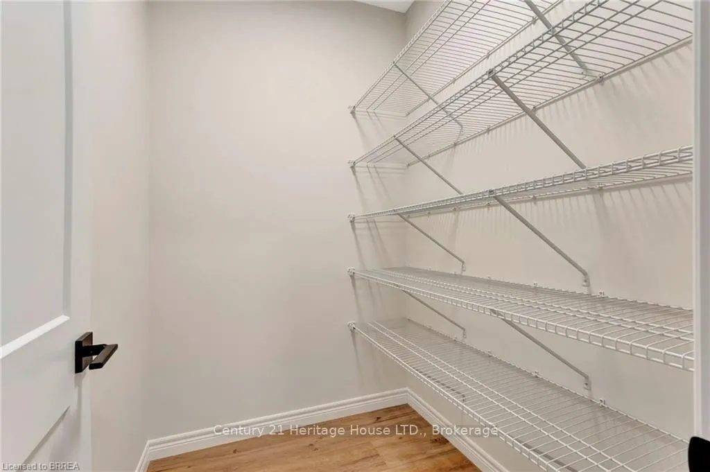 Photo 13 of Unit 10, 68 Cedar Street, Brant, Paris — HOMEH