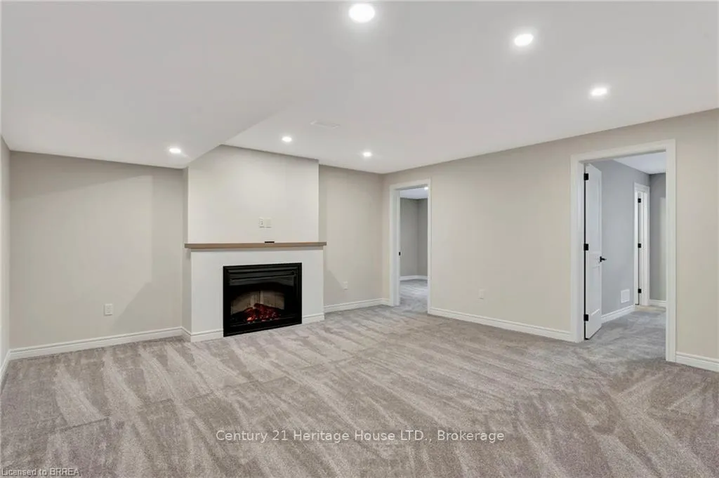 Photo 20 of Unit 10, 68 Cedar Street, Brant, Paris — HOMEH