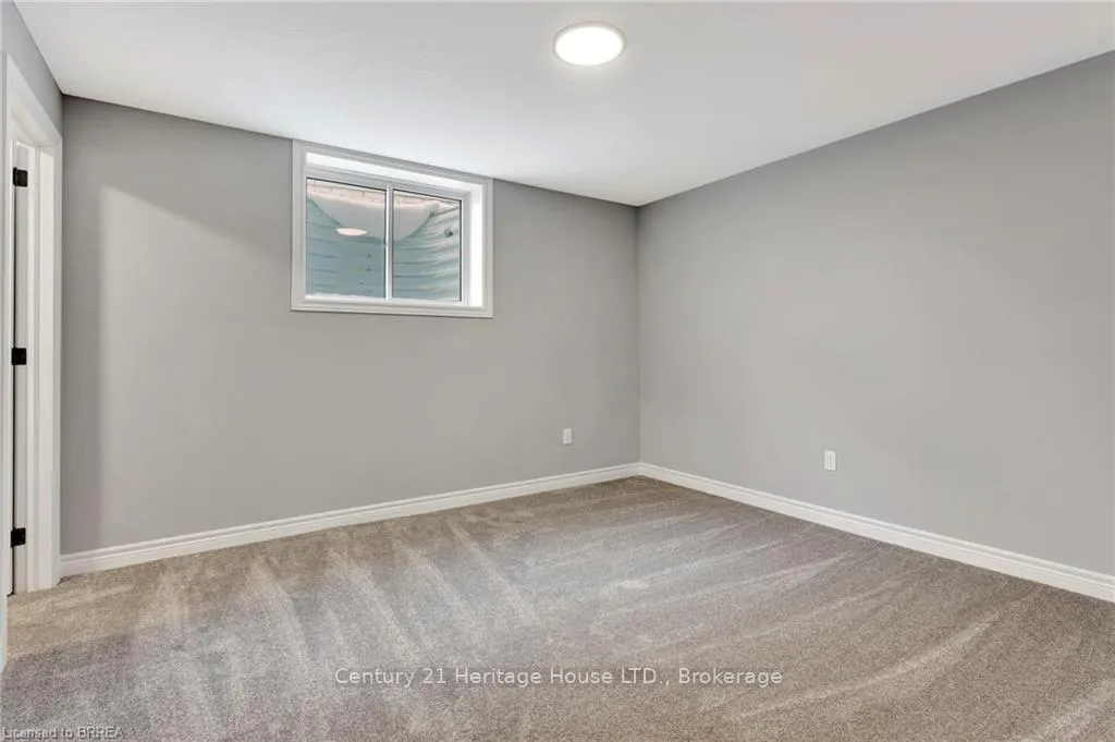 Photo 24 of Unit 10, 68 Cedar Street, Brant, Paris — HOMEH