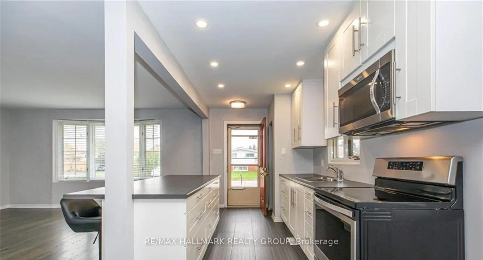Photo 4 of Unit A, 1387 Sault Street, Ottawa, Bilberry Creek/Queenswood Heights — HOMEH